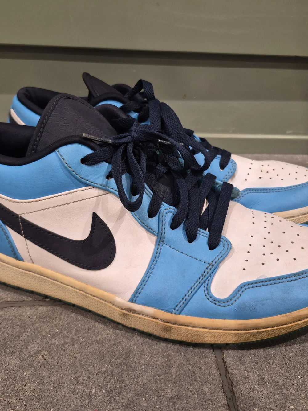 Nike Air Jordan Unc Low-Top Sneakers in Blue with Black and Cream Accents